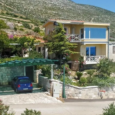 Ancora Mokalo Apartment